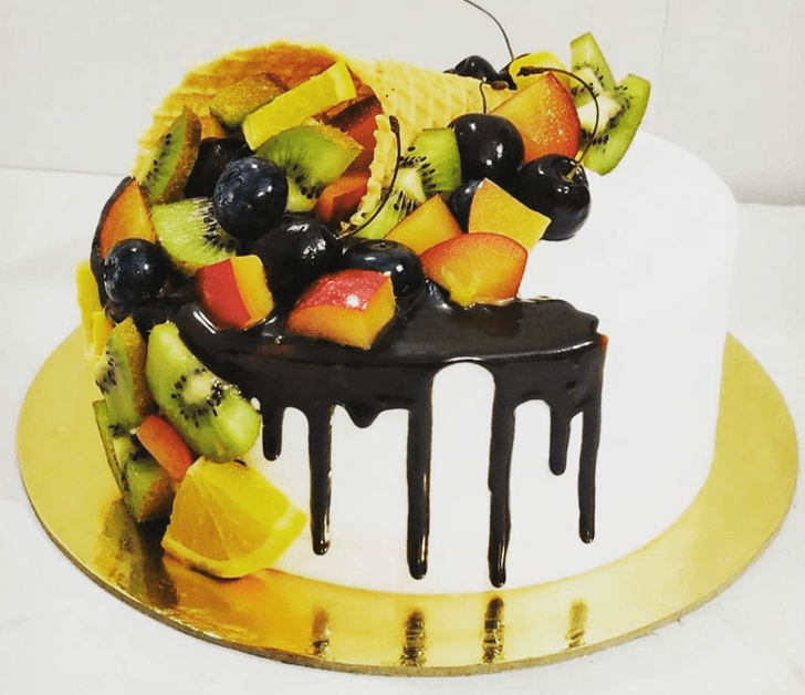 Lovely Fruits Cake Design