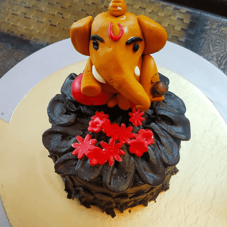 Alluring Ganesh Cake