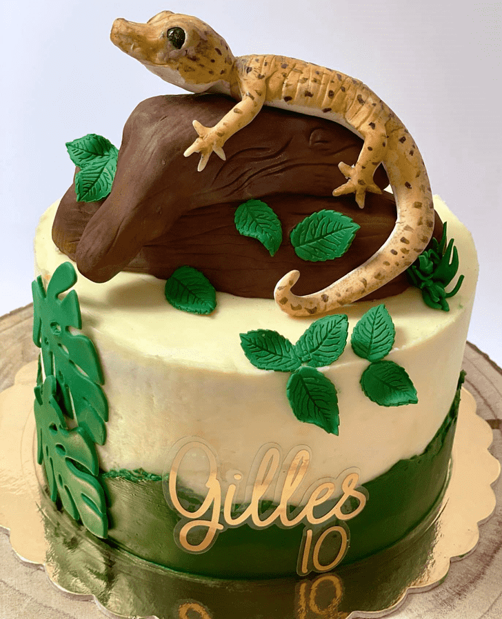 Adorable Gecko  Cake