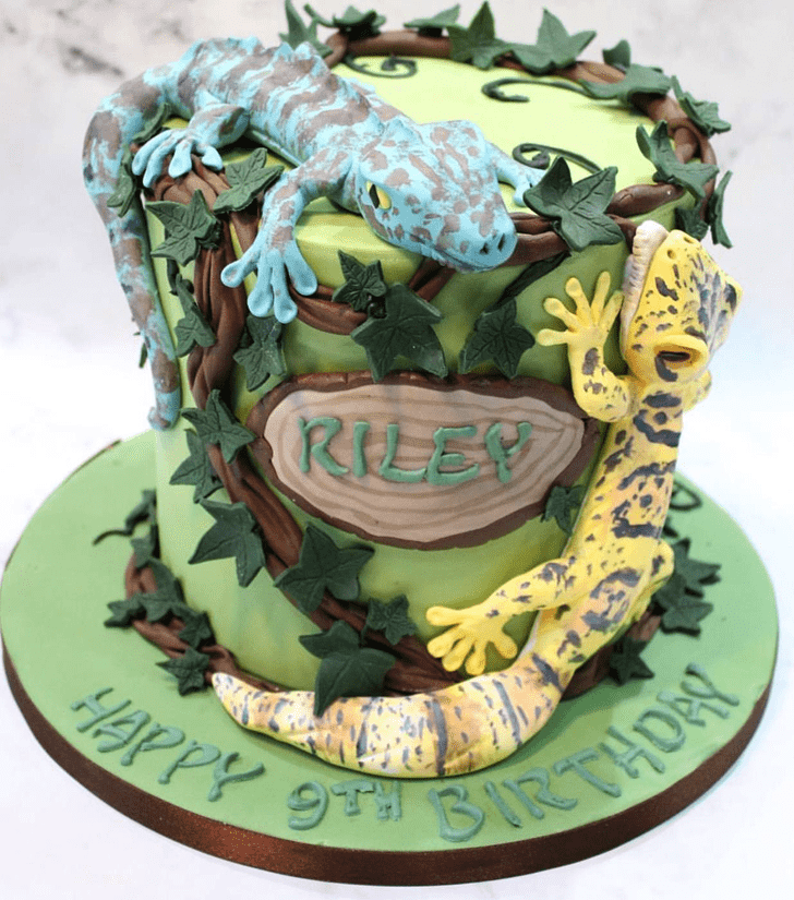 Captivating Gecko  Cake