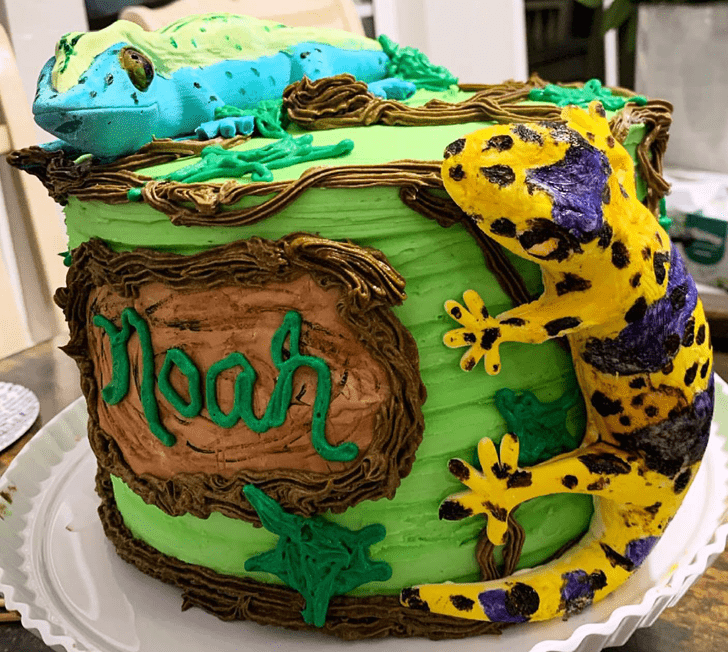 Dazzling Gecko  Cake