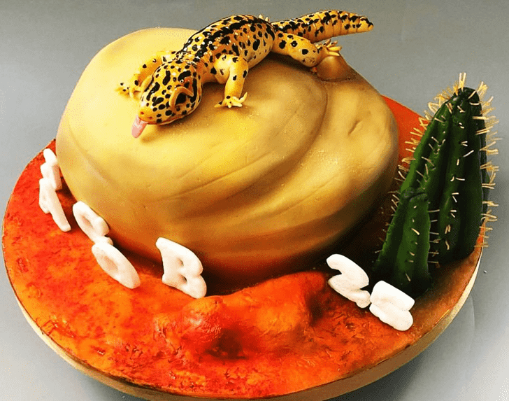 Fascinating Gecko  Cake