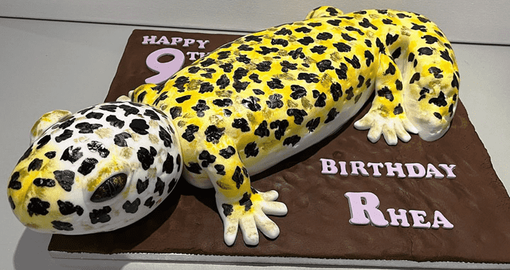 Splendid Gecko  Cake