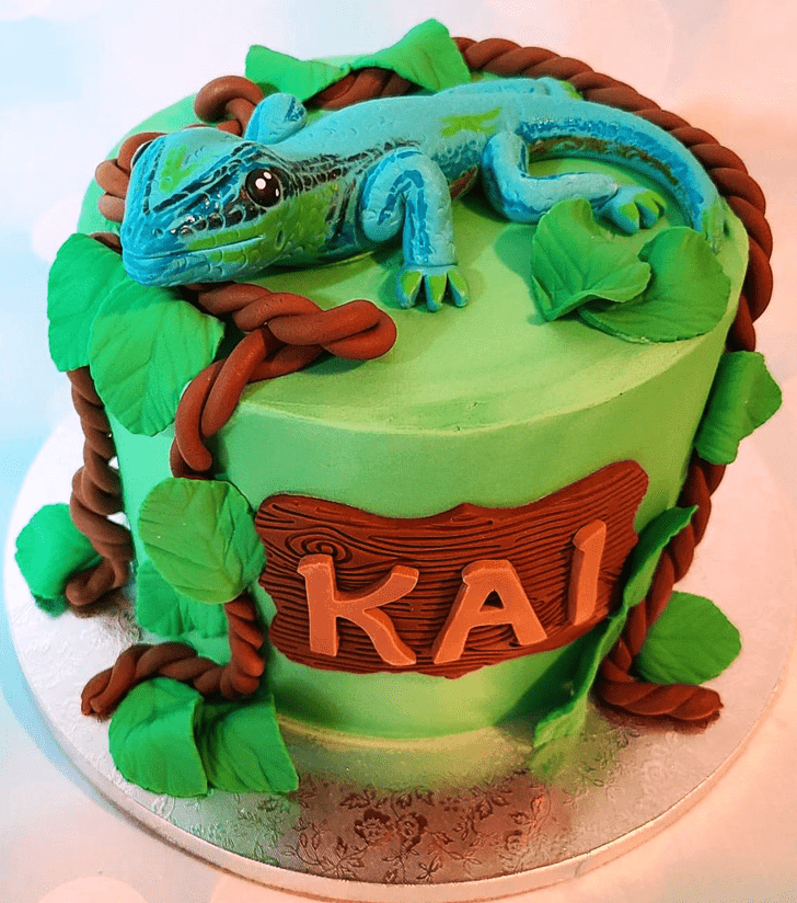 Stunning Gecko  Cake