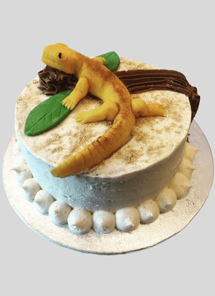 Adorable Gecko  Cake