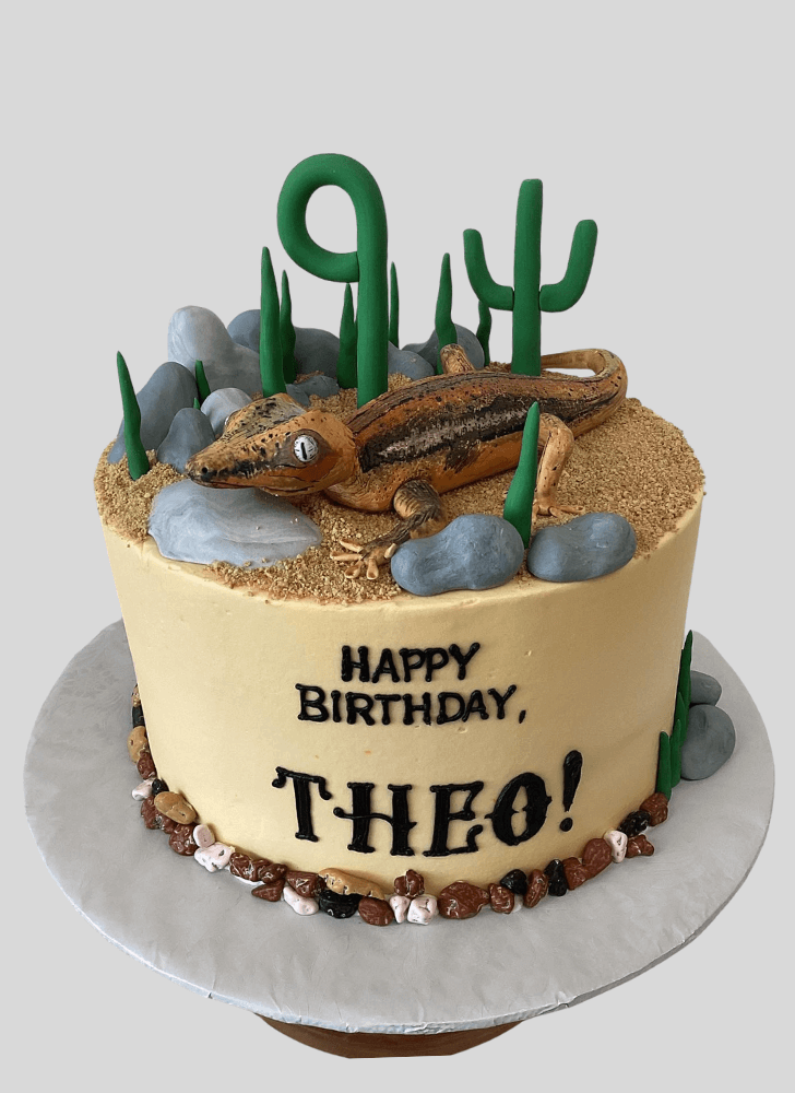 Appealing Gecko  Cake