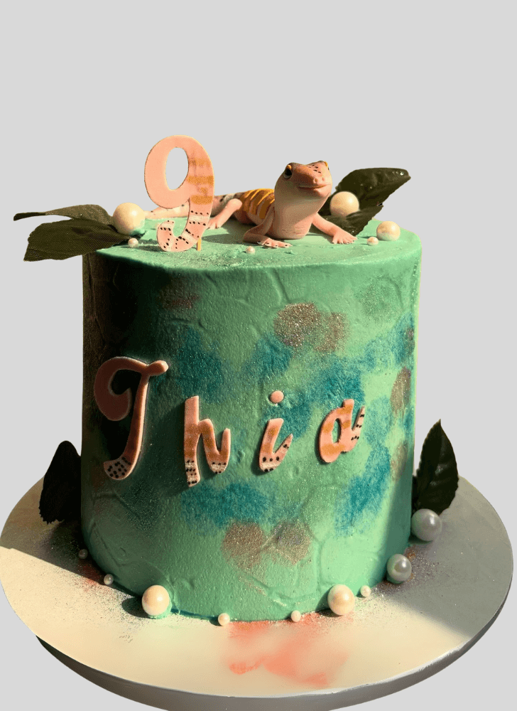 Captivating Gecko  Cake
