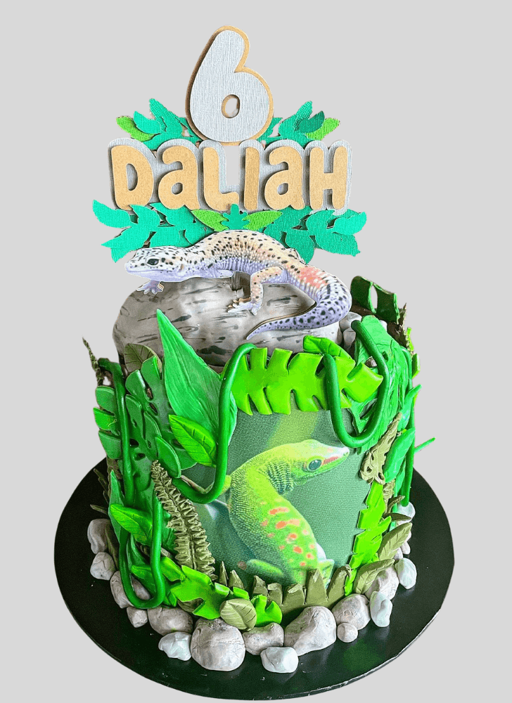 Cute Gecko  Cake