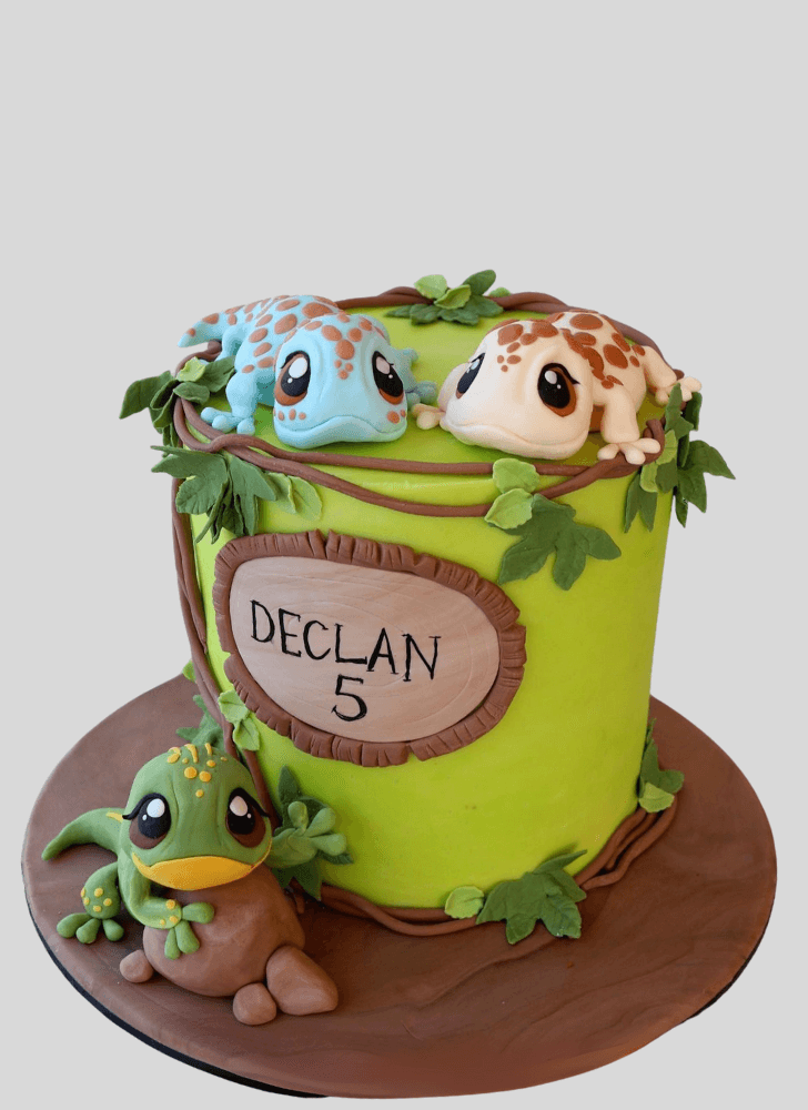 Pleasing Gecko  Cake
