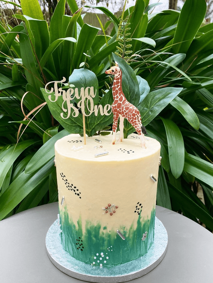 Delicate Giraffe Cake