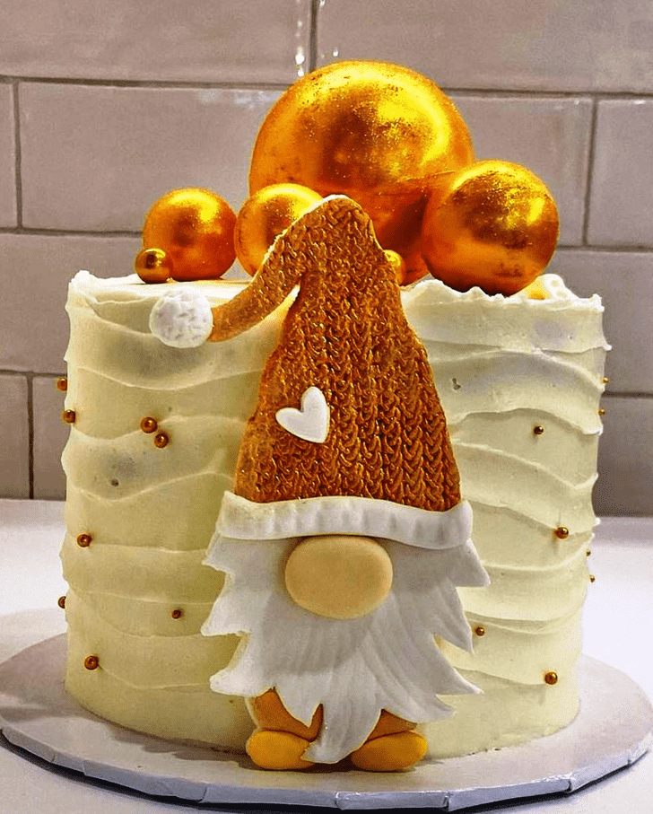 Shapely Gnome Cake