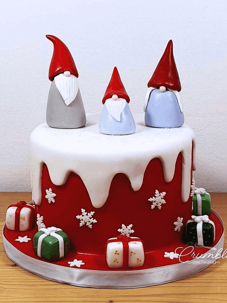 Superb Gnome Cake