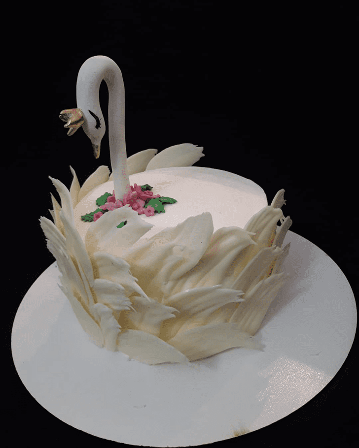 Dazzling Goose Cake