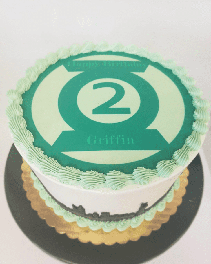 Shapely Green Lantern Cake