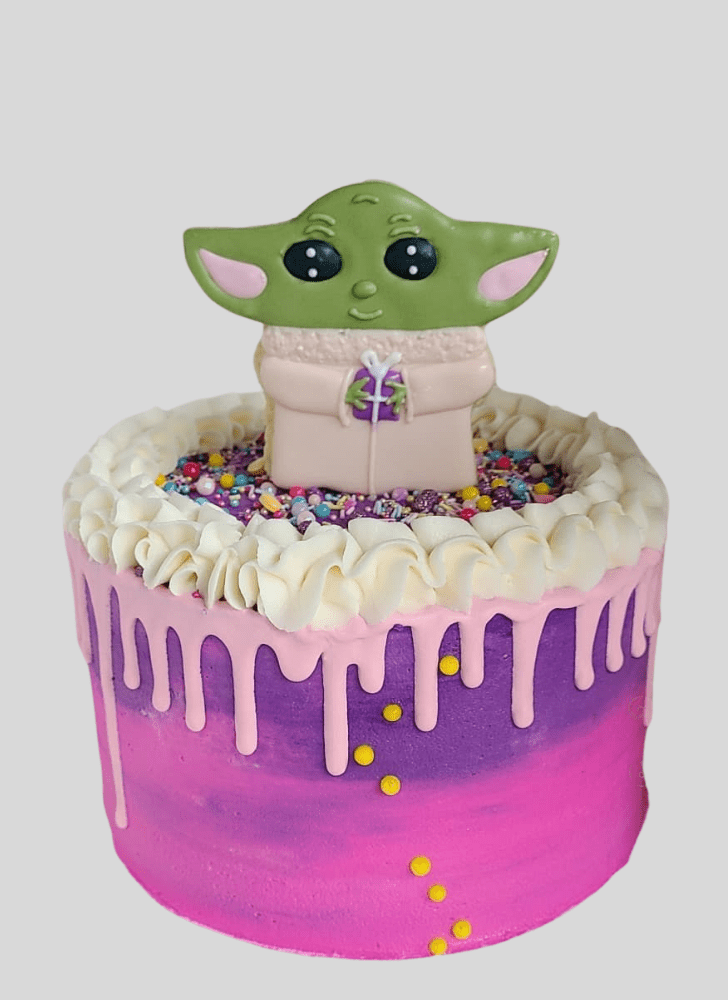 Resplendent Grogu Cake