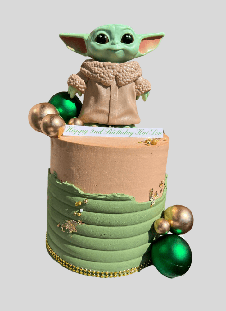 Splendid Grogu Cake