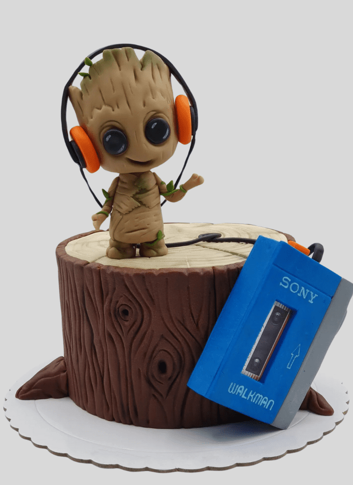 Classy Groot Cake