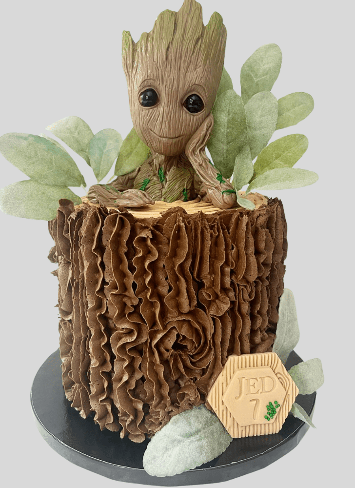 Dazzling Groot Cake