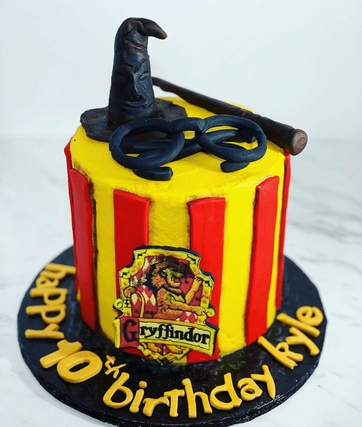 Good Looking Gryffindor Cake