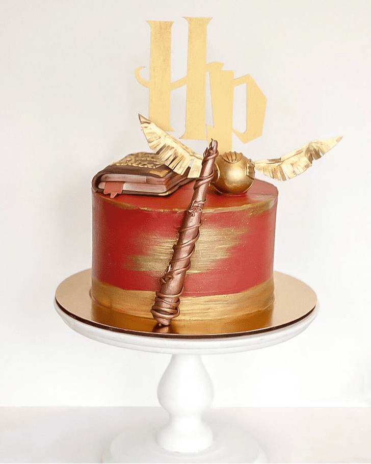 Lovely Gryffindor Cake Design