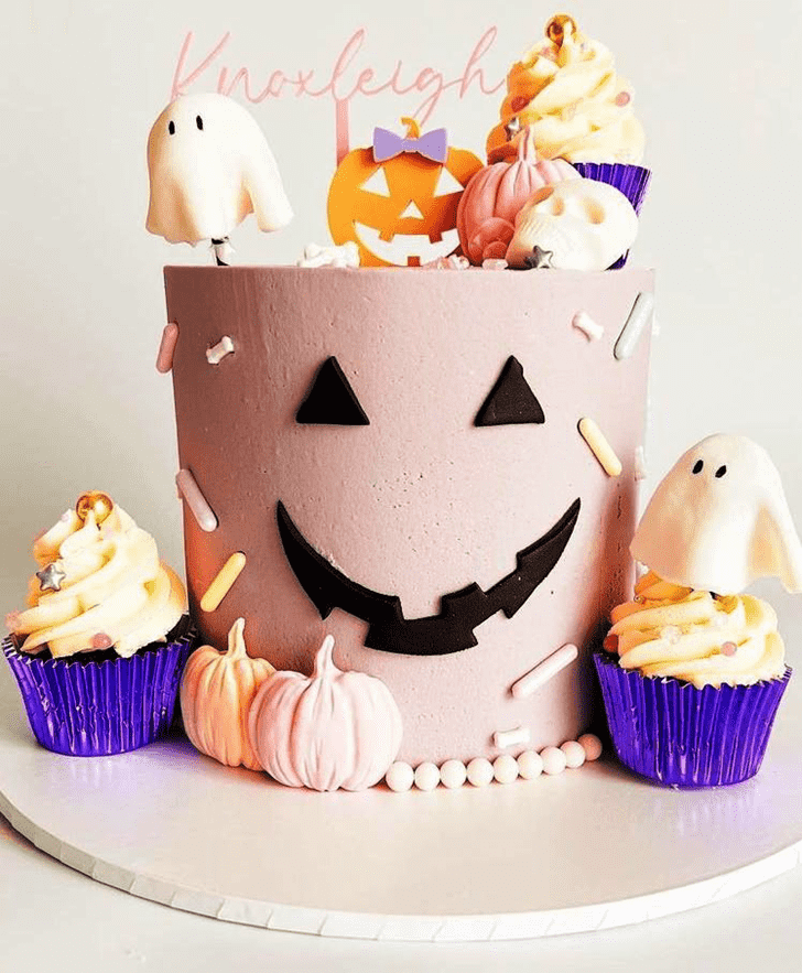 Delicate Halloween Ghost Cake