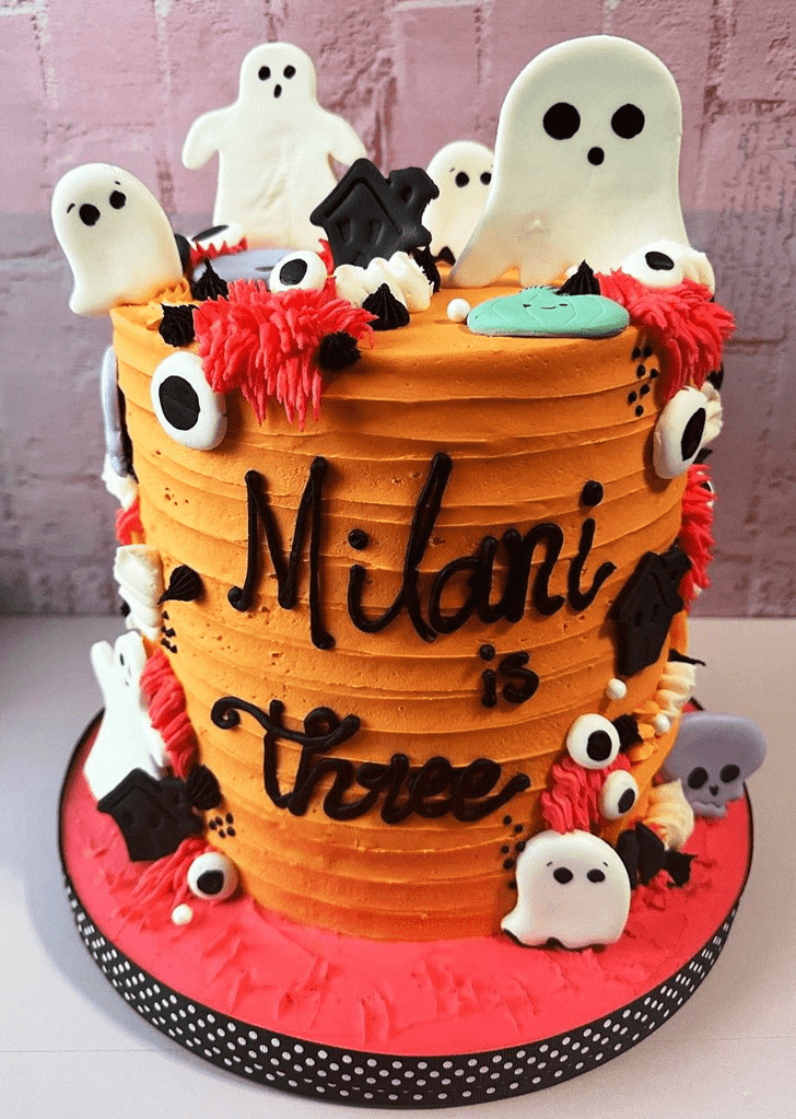 Exquisite Halloween Ghost Cake