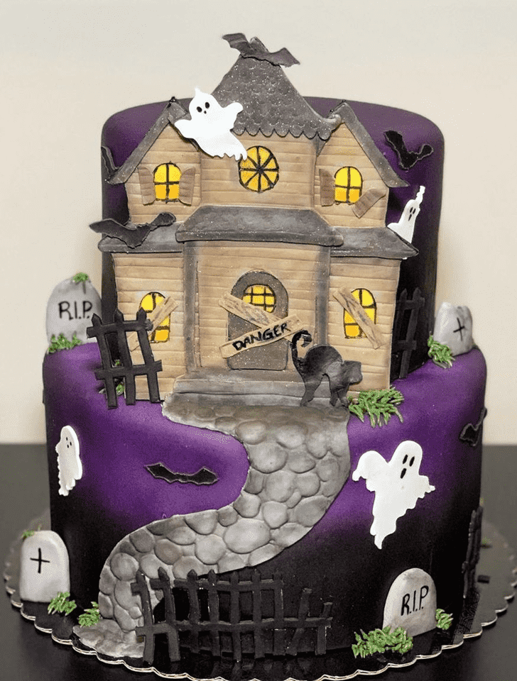 Good Looking Halloween Ghost Cake