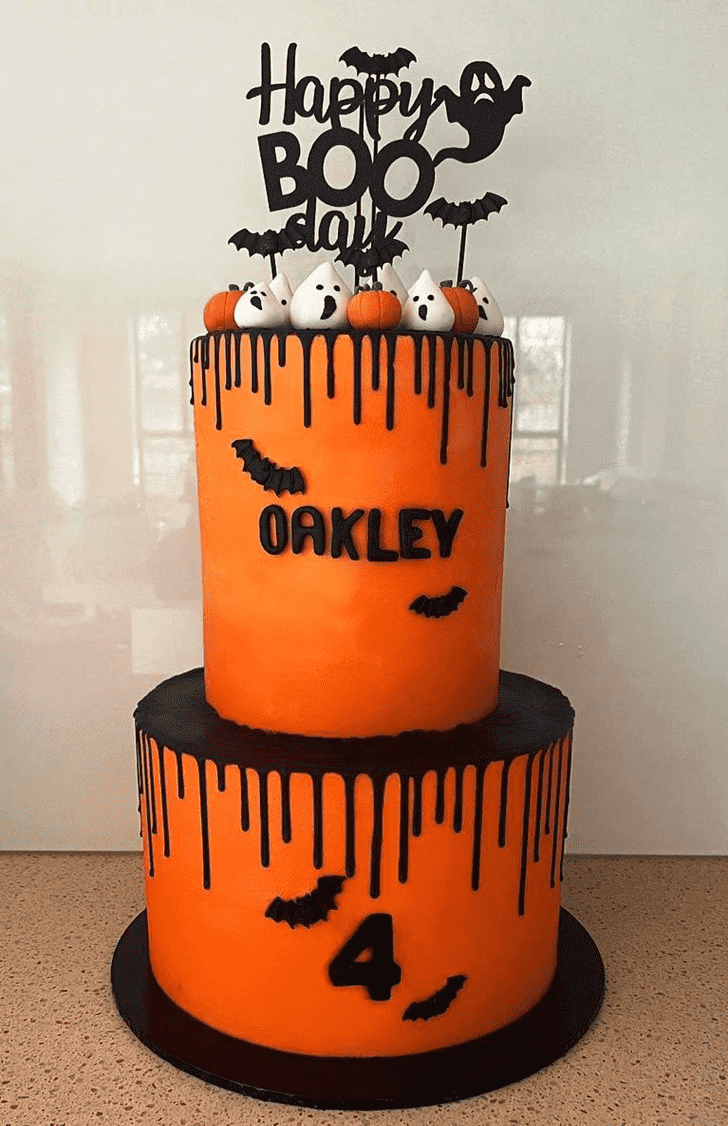 Grand Halloween Ghost Cake