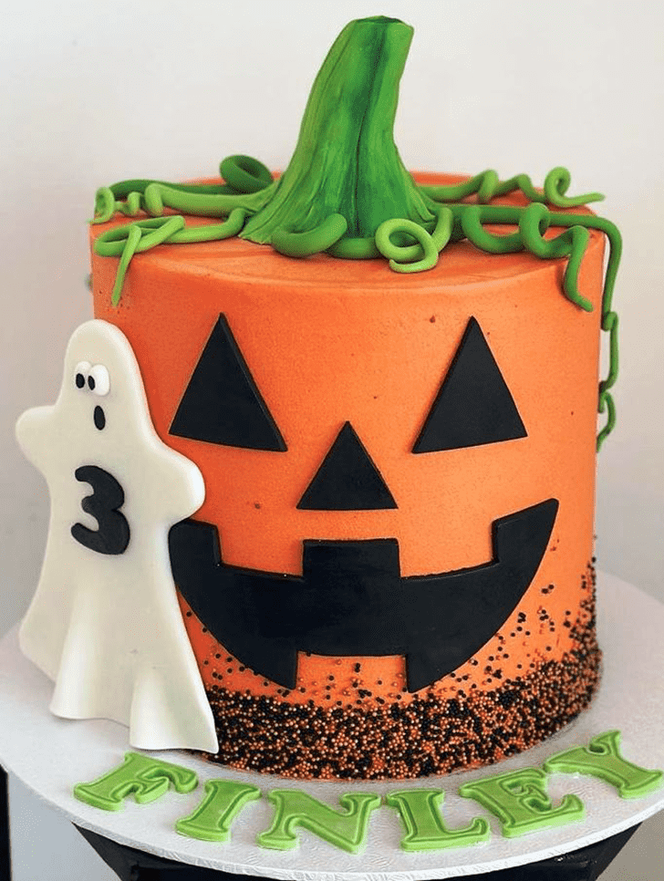 Splendid Halloween Ghost Cake