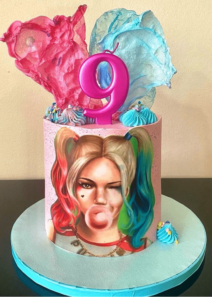 Inviting Harley Quinn Cake