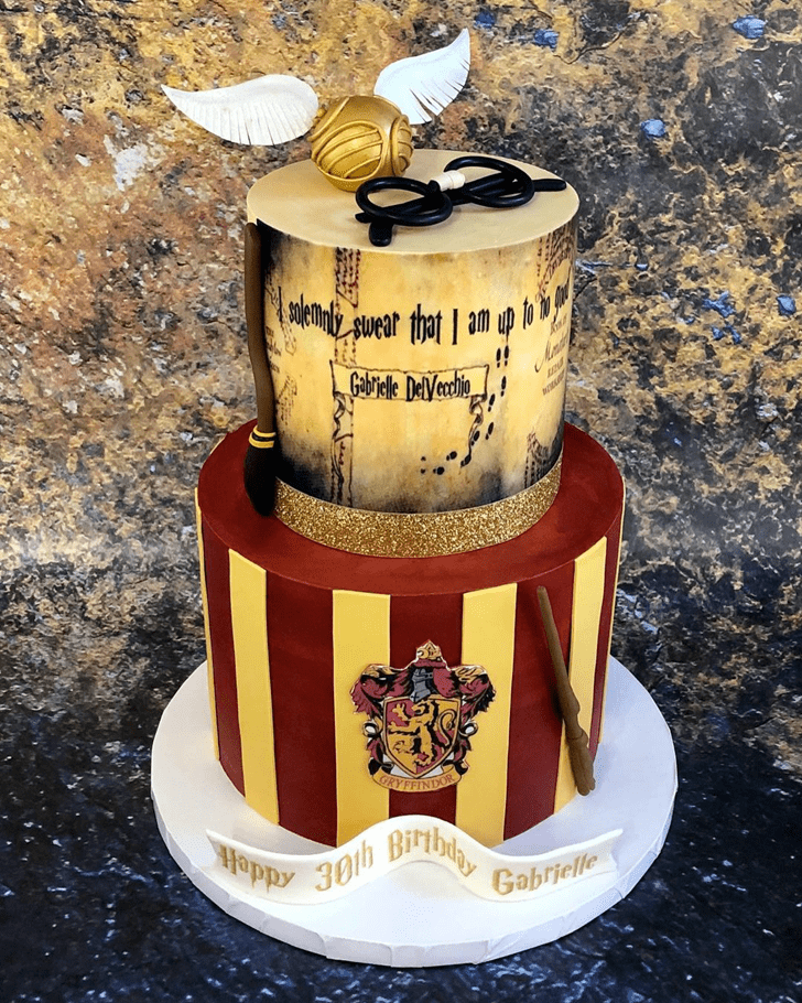 Fascinating Harry Potter Cake