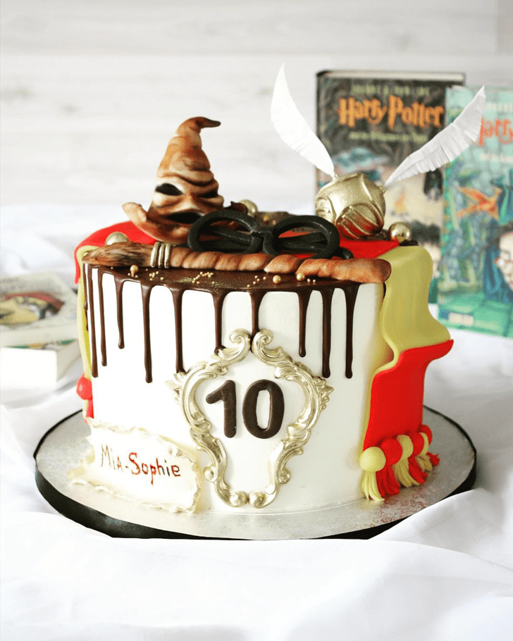 Inviting Harry Potter Cake