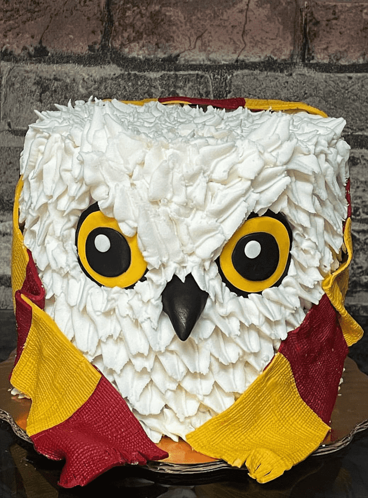 Refined Hedwig Cake