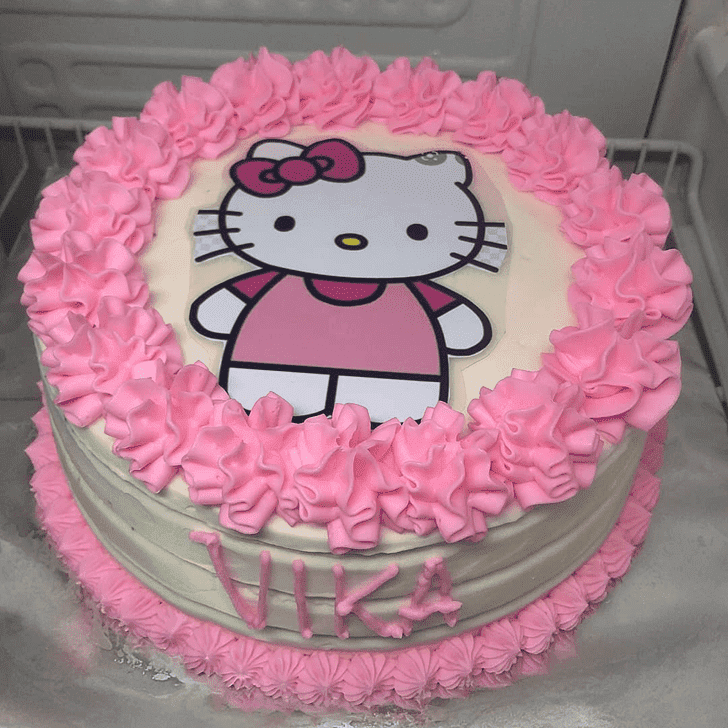 Inviting Hello Kitty Cake