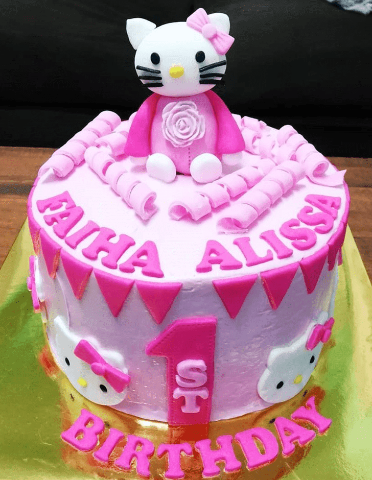 Splendid Hello Kitty Cake