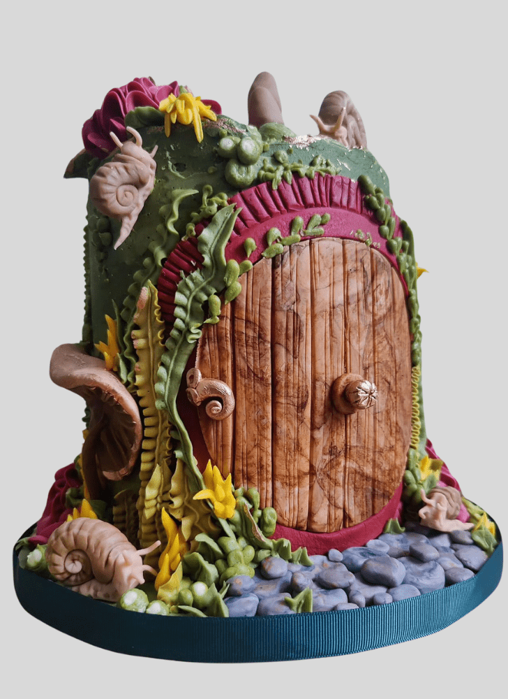 Inviting Hobbit Cake