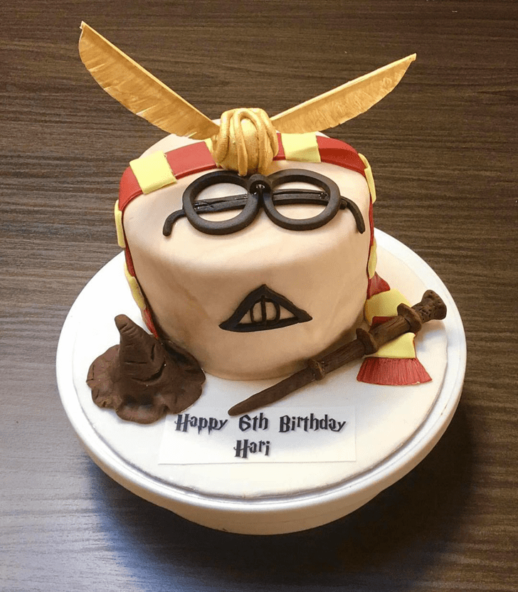Inviting Hogwarts Cake