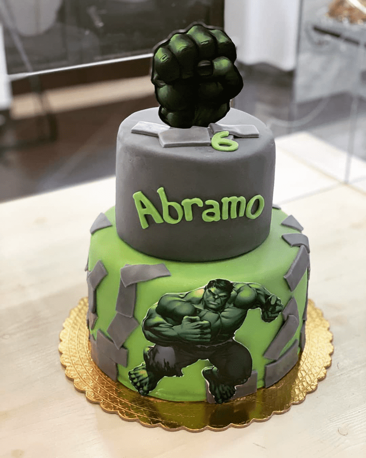Fine Hulk Cake
