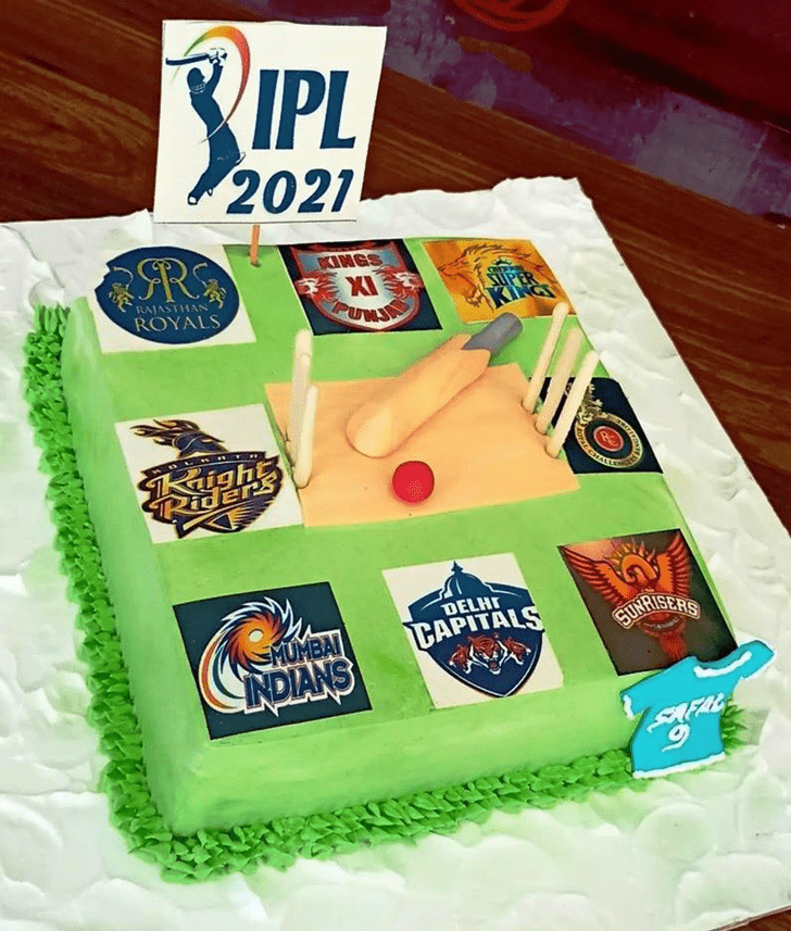 Resplendent IPL Cake
