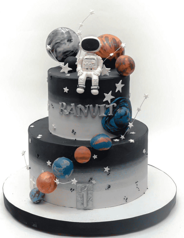 Pretty Isro Cake