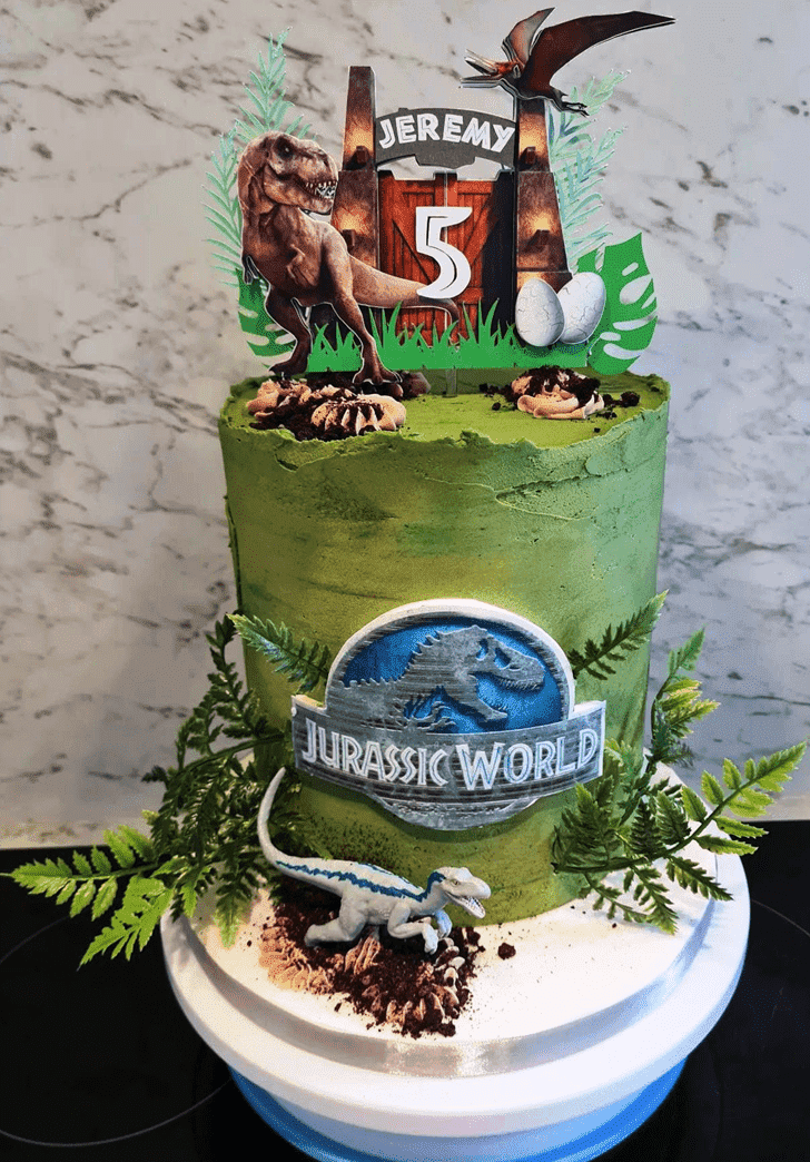 Inviting Jurassic Park Cake