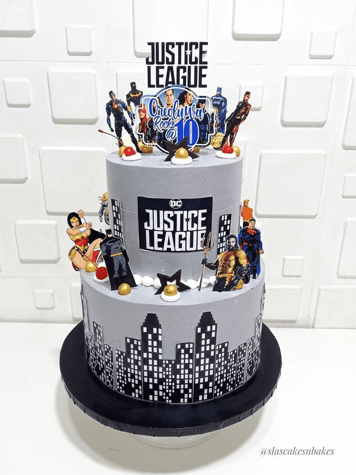 Pleasing Justice League Cake