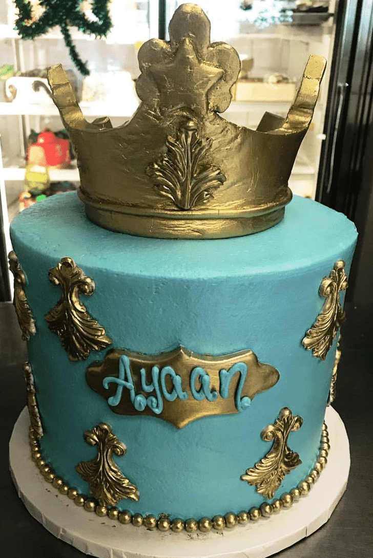 Bewitching King Crown Cake