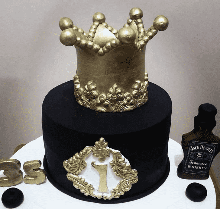 Comely King Crown Cake