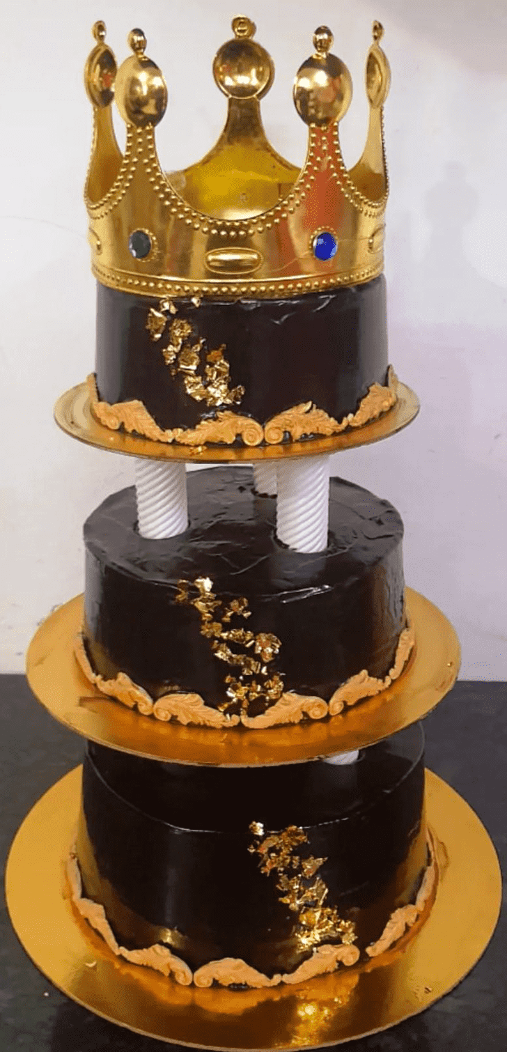 Graceful King Crown Cake
