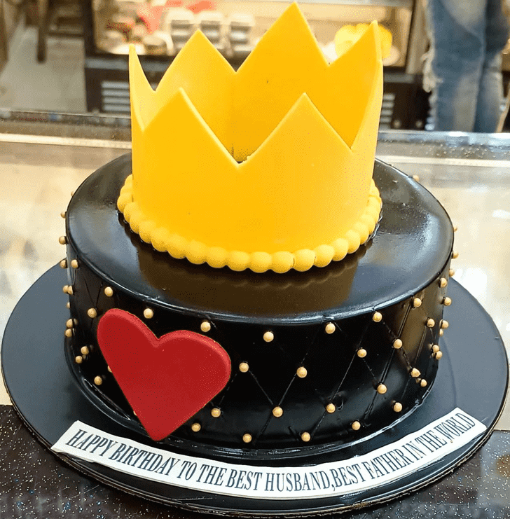 Radiant King Crown Cake
