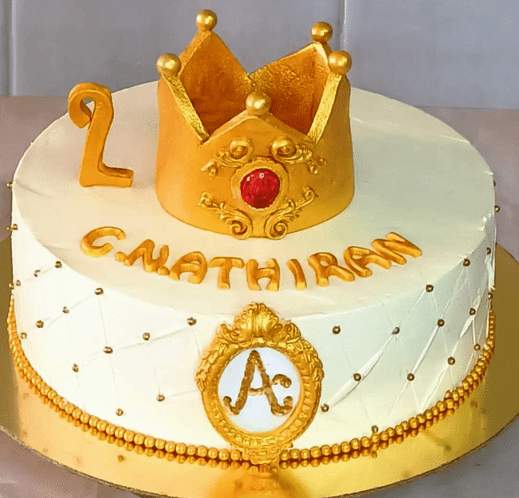 Refined King Crown Cake