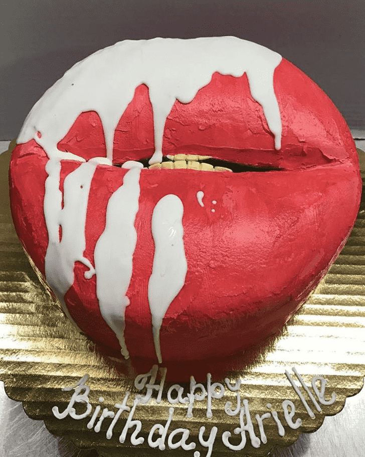 Ideal Kylie Jenner Cake