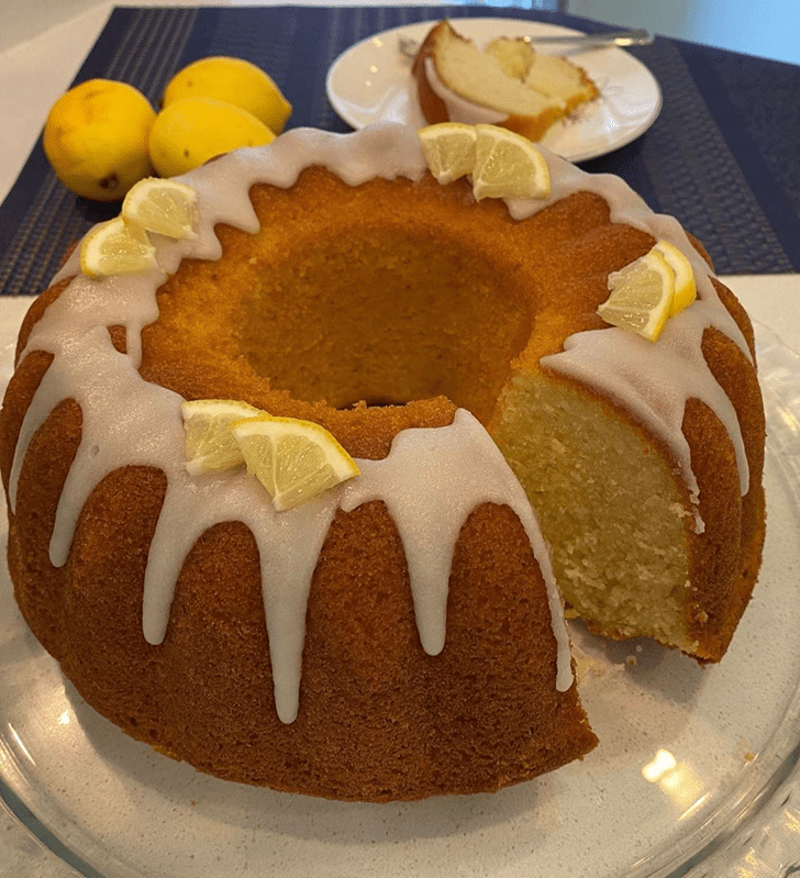 Magnetic Lemon Cake