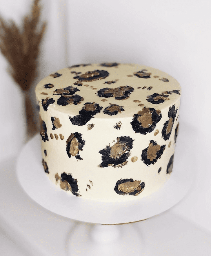 Delicate Leopard Cake